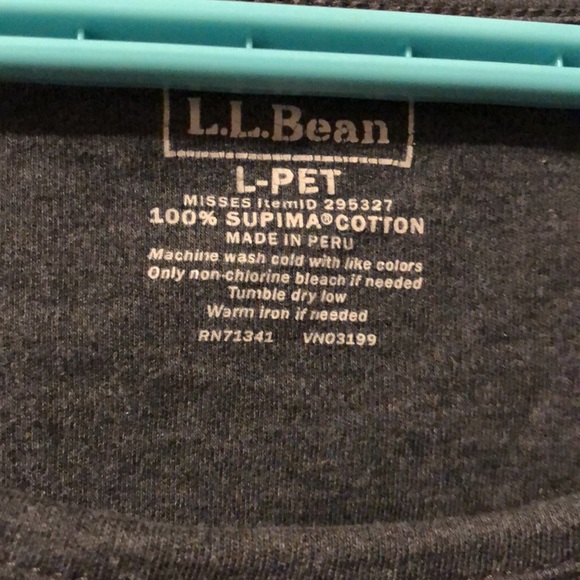 5/$25🖤 petite tee - Picture 2 of 2